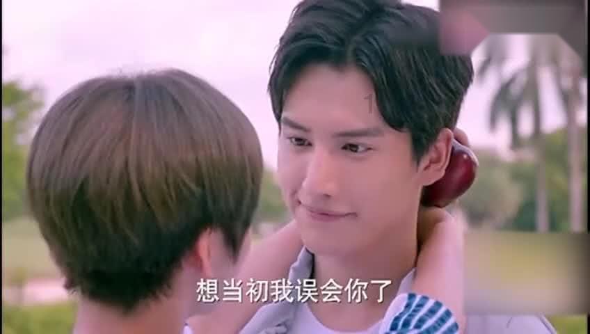 动漫少女DIY冰淇淋
